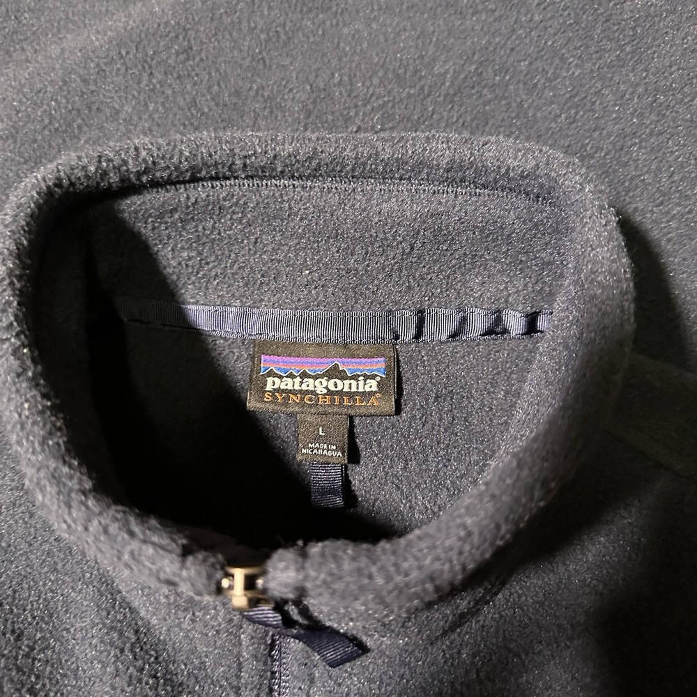 Men's Patagonia Classic Synchilla Fleece Vest Navy Blue Sz M Embroidered Element - Picture 2 of 5